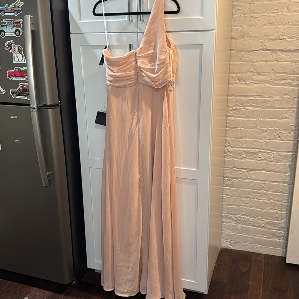 PROM shopping?Buy now! Get this NWT Lulu's Pink One Shoulder Chiffon Dress in XL